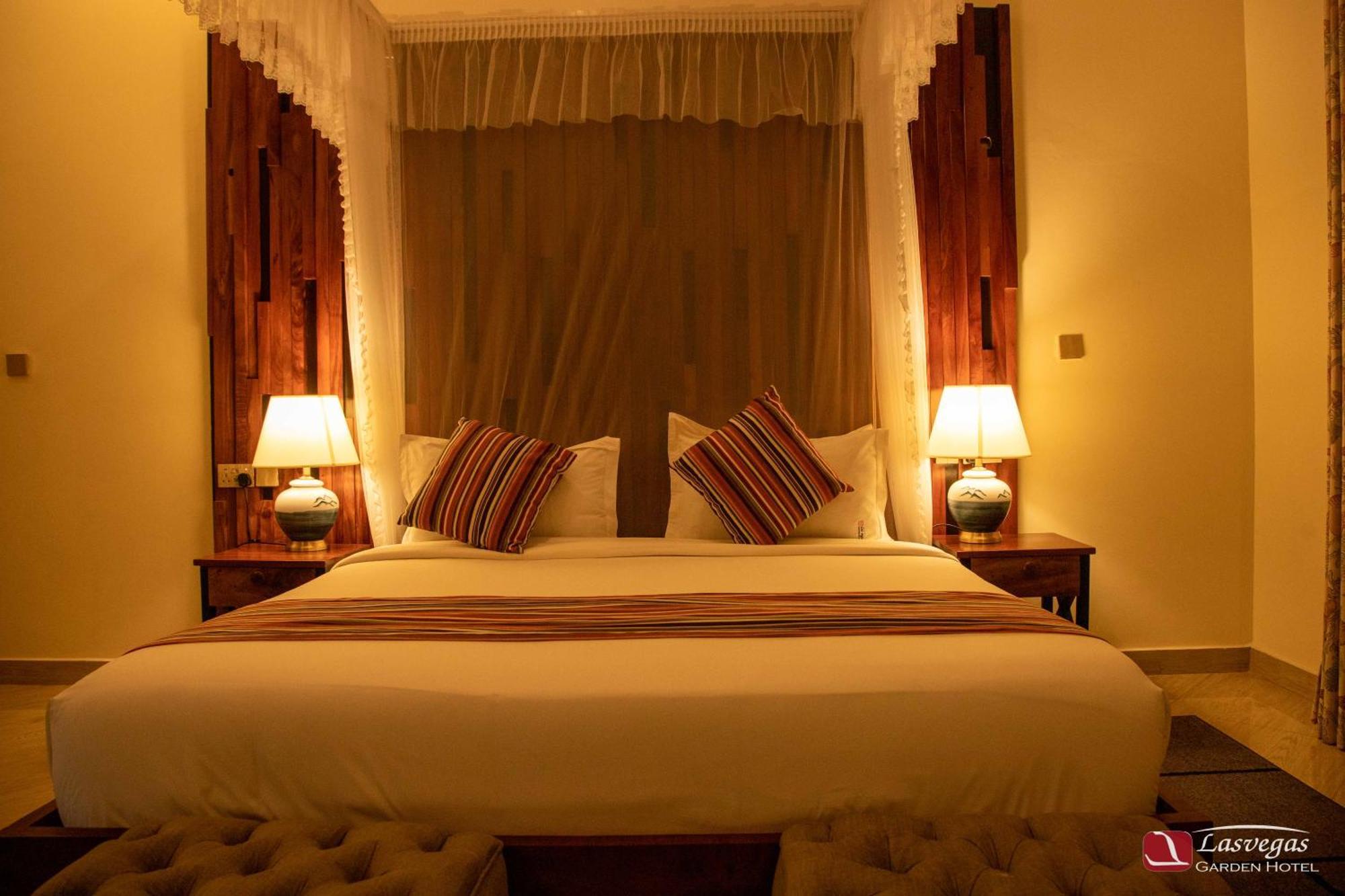 Las Vegas Garden Hotel Mbarara Екстер'єр фото